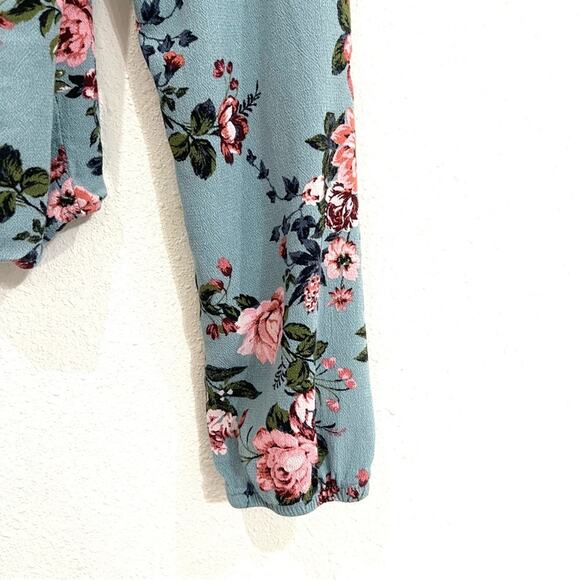 Jolt Dusty Blue w/ Pink Floral Print Off the Shoulder Tie Front Crop Top - XS - Picture 4 of 10